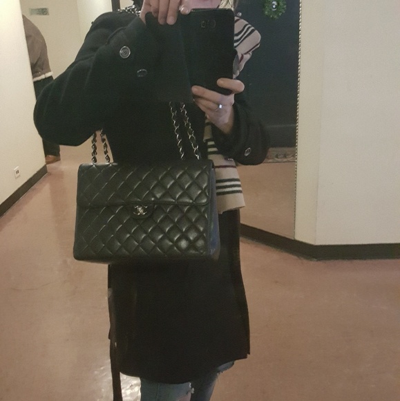 HOST PICK !!!!! Chanel Jumbo Single flap purse - Picture 4 of 13
